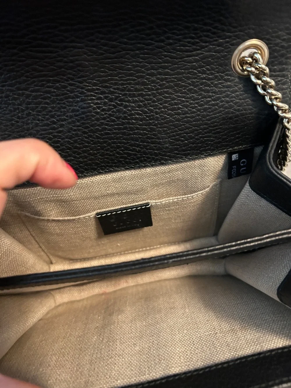 Gucci Black Leather Chain Crossbody Bag with Gold-Tone Logo - Picture 8 of 10